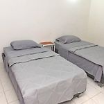 Modern 2Br Apartment Walking Distance From Airport