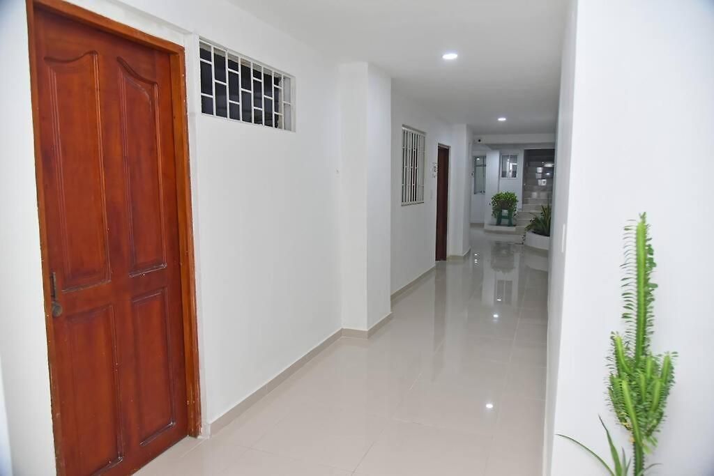 Modern 2br Walking Distance From Airport Apartamento *