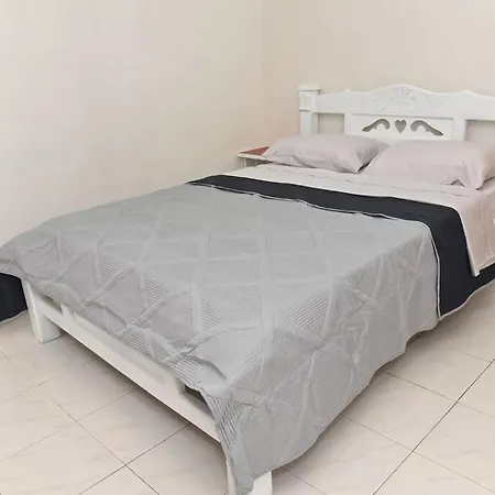 Modern 2br Walking Distance From Airport Apartamento *